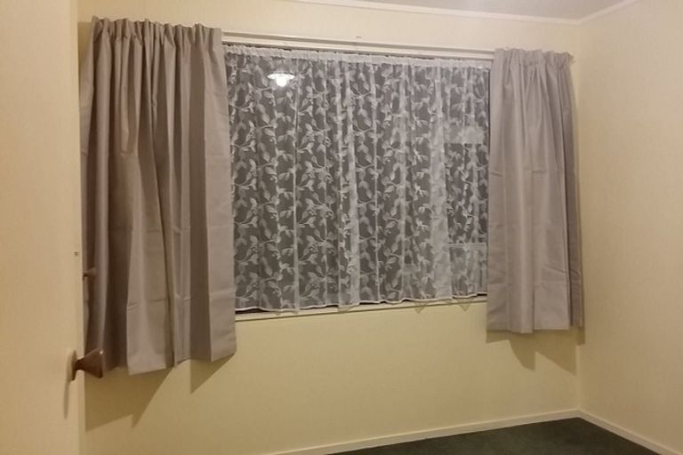 Photo of property in 15 Sabot Place, Massey, Auckland, 0614