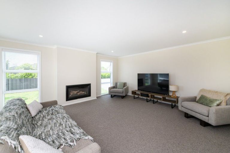 Photo of property in 2 Henty Lane, Marton, 4710