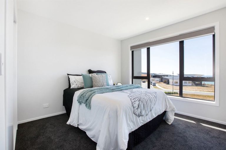 Photo of property in 26b Queen Charlotte Drive, Aotea, Porirua, 5024