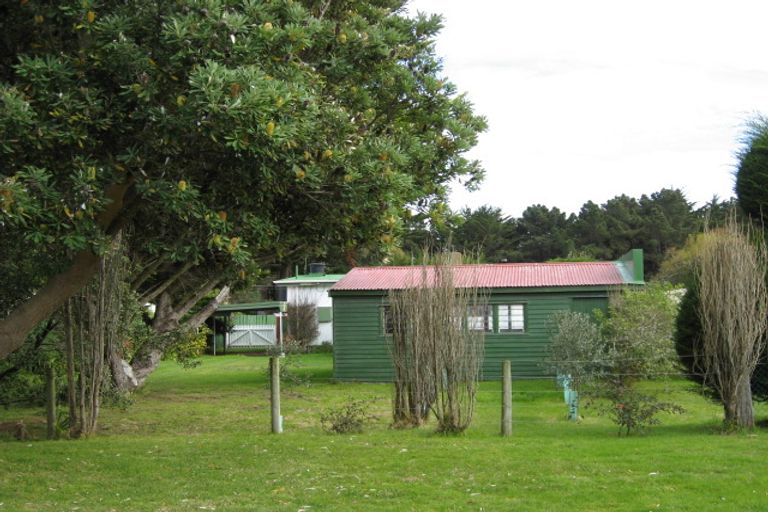 Photo of property in 8 Drake Street, Waikawa Beach, Levin, 5573