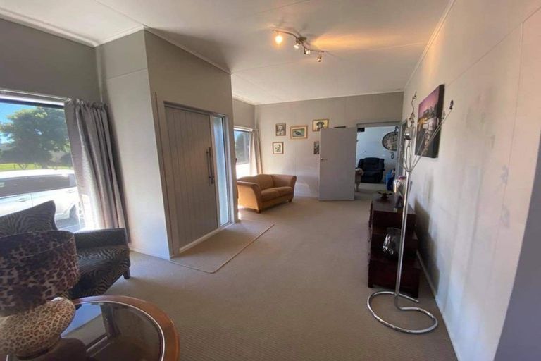 Photo of property in 129 Bridge Street, Eltham, 4322
