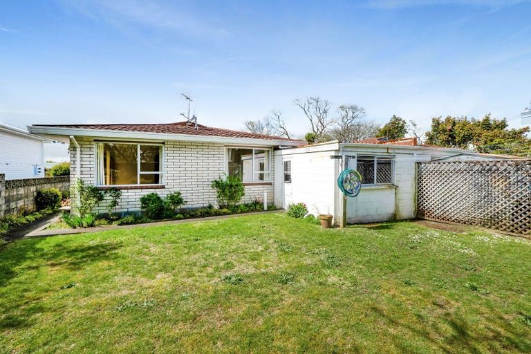 Photo of property in 17a Hamlet Street, Stratford, 4332