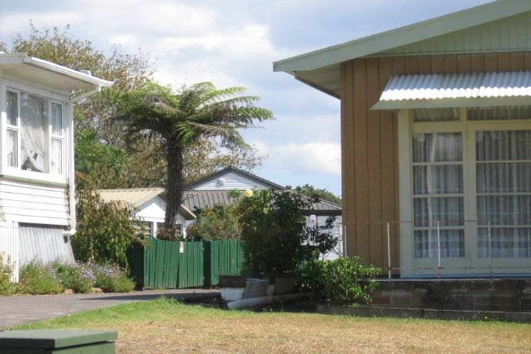 Photo of property in 1/8 Nikau Street, New Lynn, Auckland, 0600