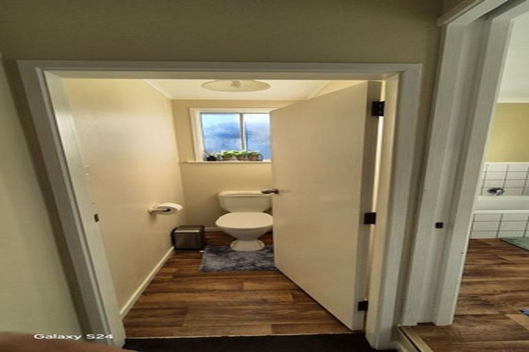 Photo of property in 17 Maple Grove, Maungaraki, Lower Hutt, 5010