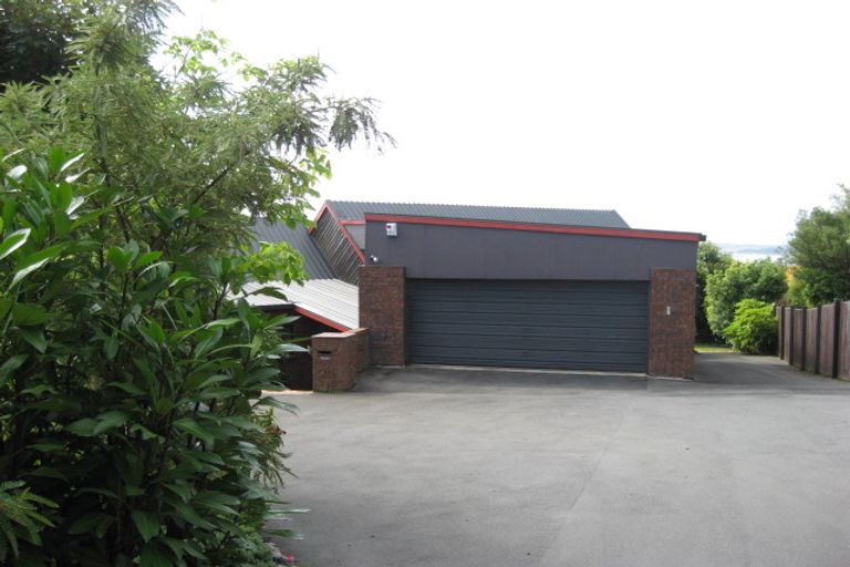 Photo of property in 21 Inverness Lane, Redcliffs, Christchurch, 8081