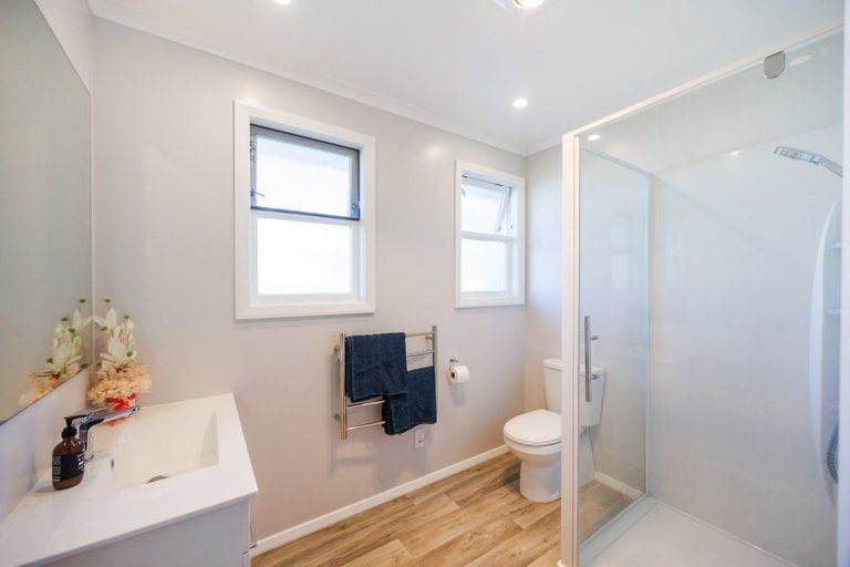 Photo of property in 2 Lockhart Avenue, Milson, Palmerston North, 4414