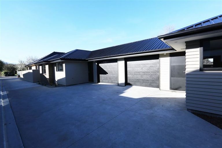 Photo of property in 1/137 Maidstone Road, Ilam, Christchurch, 8041