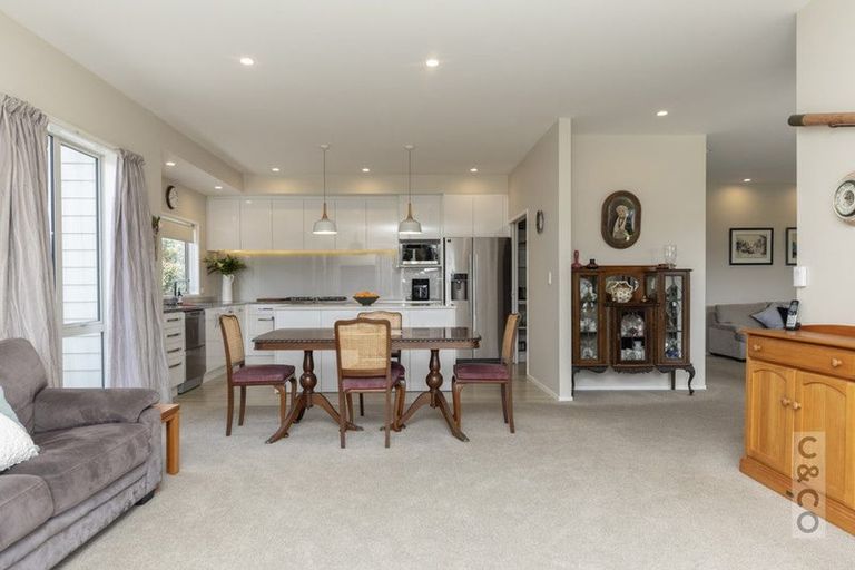 Photo of property in 64 Pohutukawa Parade, Riverhead, 0820