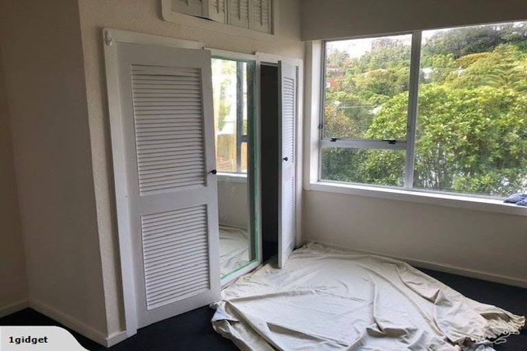 Photo of property in 10 Black Rock Road, Newlands, Wellington, 6037