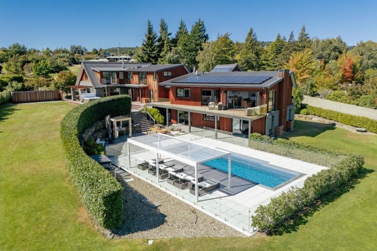 Photo of property in 314 Beacon Point Road, Wanaka, 9305