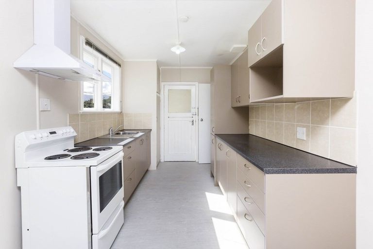 Photo of property in 22 Maher Street, Elderslea, Upper Hutt, 5018