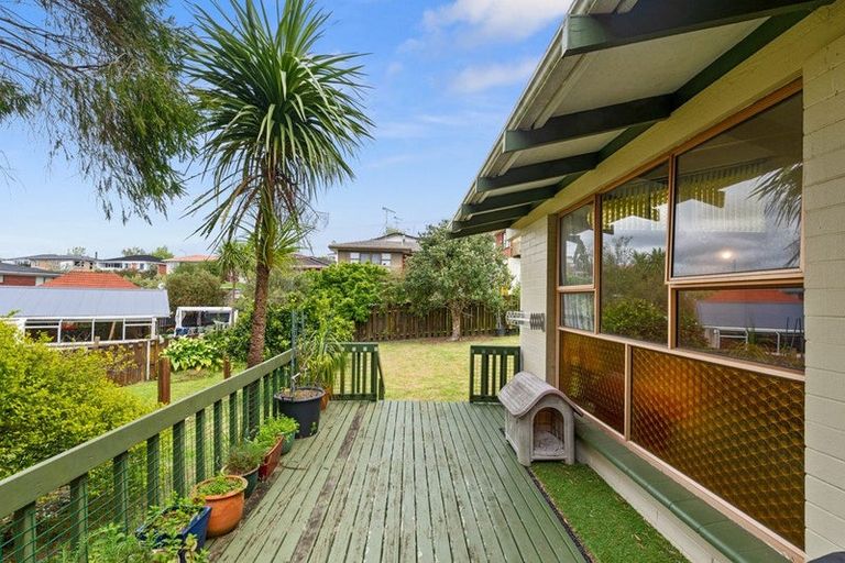 Photo of property in 7 Pakira Avenue, Glendene, Auckland, 0602