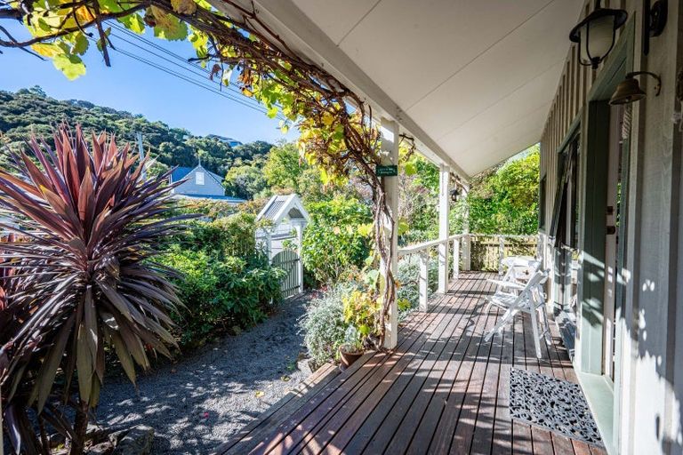 Photo of property in 32 Rue Balguerie, Akaroa, 7520