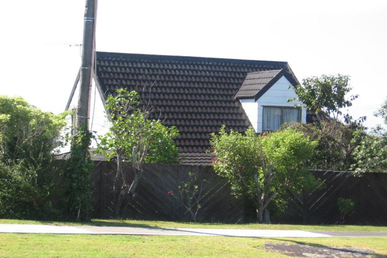 Photo of property in 2/77 Waipa Street, Birkenhead, Auckland, 0626