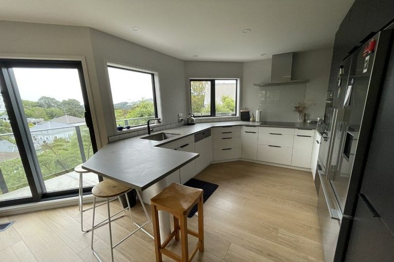 Photo of property in 149 Kelburn Parade, Kelburn, Wellington, 6012