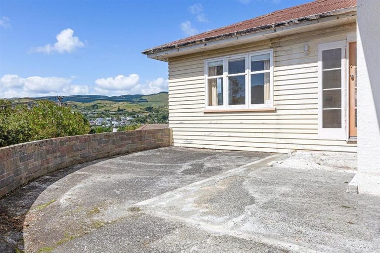 Photo of property in 4 Tainui Terrace, Tawa, Wellington, 5028