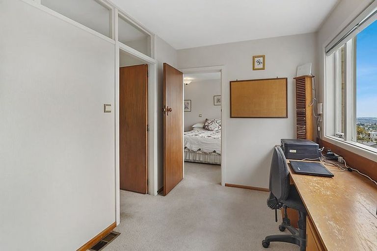 Photo of property in 1/32 Takahe Drive, Cashmere, Christchurch, 8022