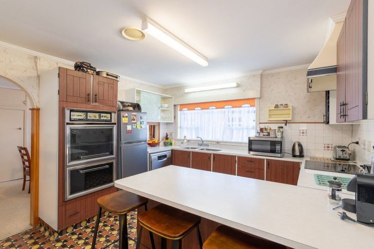 Photo of property in 15 Hay Street, Wainuiomata, Lower Hutt, 5014