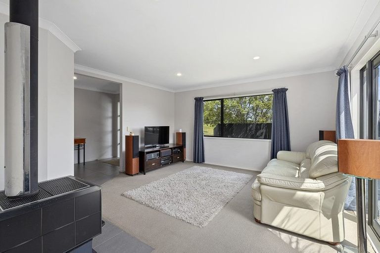 Photo of property in 218 Schnapper Rock Road, Schnapper Rock, Auckland, 0632