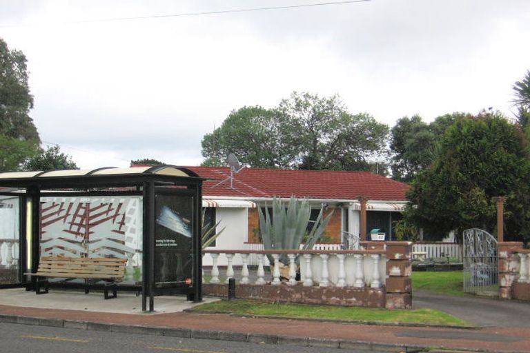 Photo of property in 37 West Coast Road, Glen Eden, Auckland, 0602