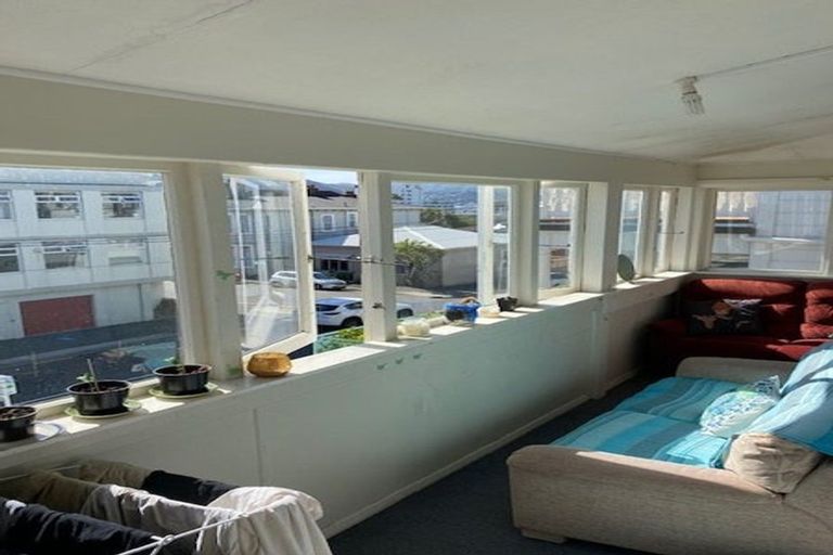 Photo of property in 1/27 Brougham Street, Mount Victoria, Wellington, 6011