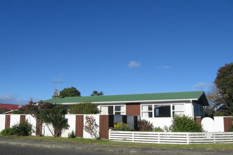 Photo of property in 12 Mountainview Terrace, Otaki Beach, Otaki, 5512