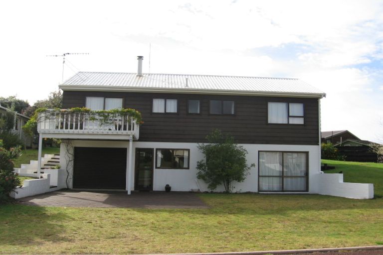Photo of property in 4 Winderton Way, Pauanui, Hikuai, 3579