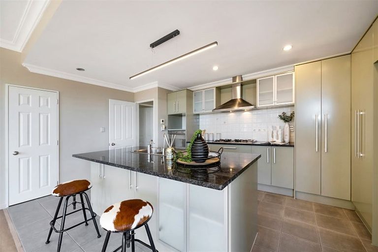 Photo of property in 23 Leafield Crescent, Henderson, Auckland, 0612