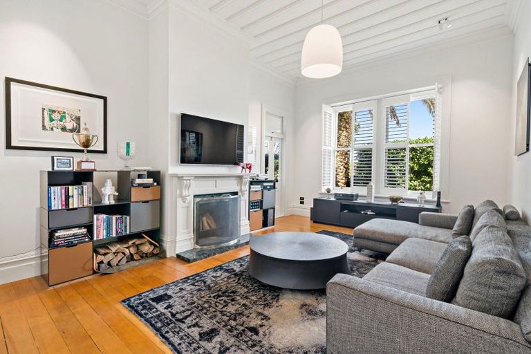 Photo of property in 215 Jervois Road, Herne Bay, Auckland, 1011