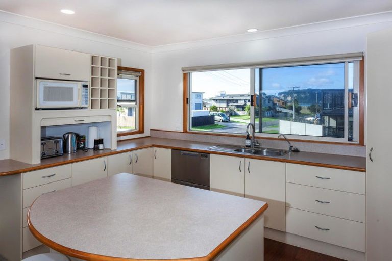 Photo of property in 102 Saint Patricks Row, Whangamata, 3620