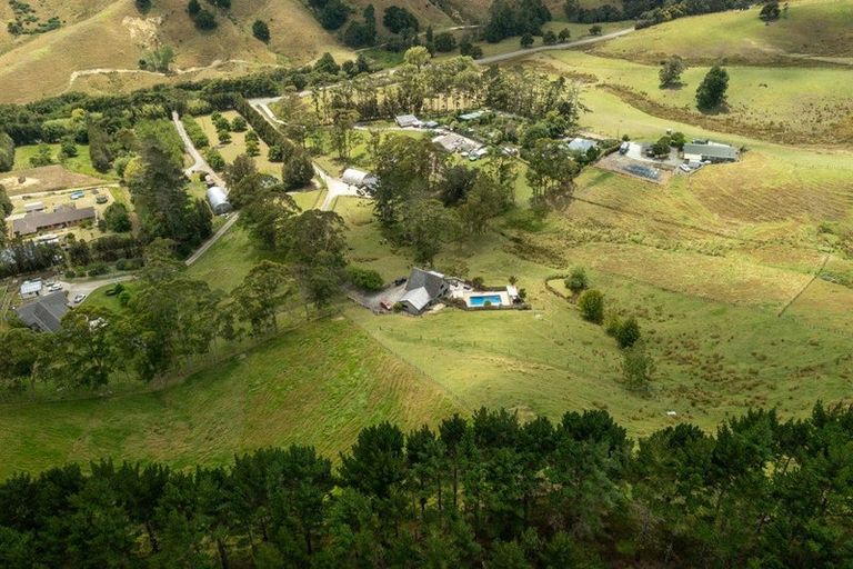 Photo of property in 585 Inland Road, Helensville, 0875