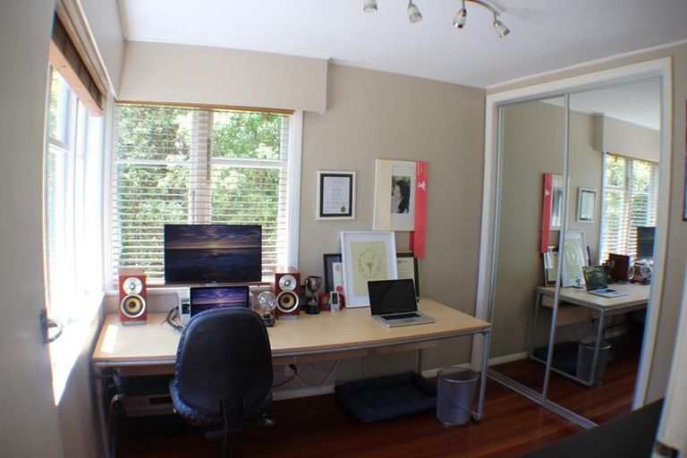 Photo of property in 5 Woodvale Grove, Fairfield, Lower Hutt, 5011