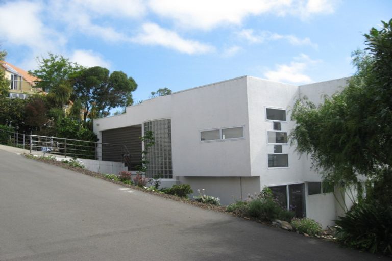 Photo of property in 17 Inverness Lane, Redcliffs, Christchurch, 8081