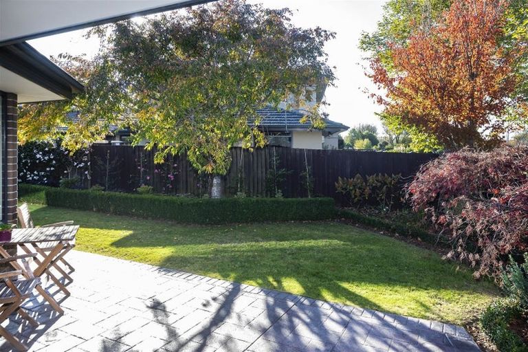 Photo of property in 4 Vaughan Way, Redwood, Christchurch, 8051