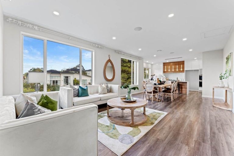 Photo of property in 25 Para Close, Fairview Heights, Auckland, 0632