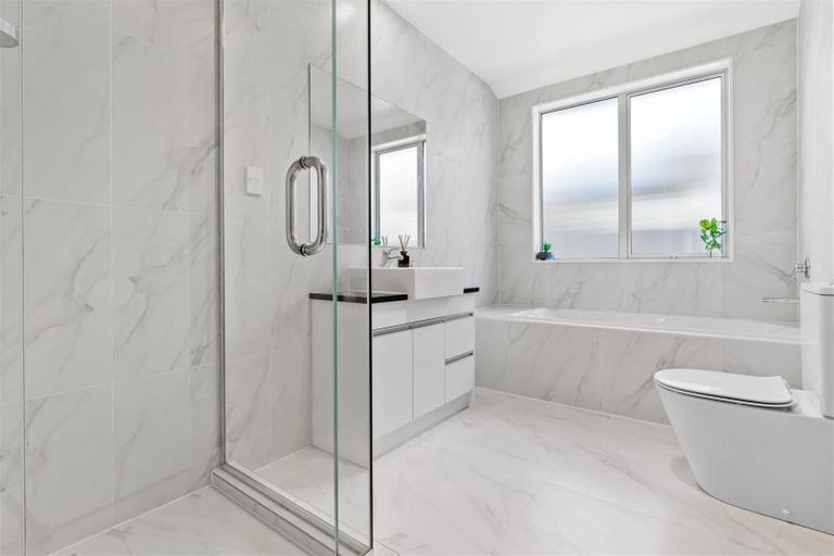 Photo of property in 9 Toropapa Close, Takanini, 2110