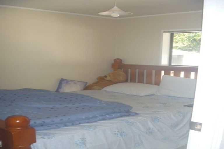 Photo of property in 1/2 Walter Strevens Drive, Conifer Grove, Takanini, 2112