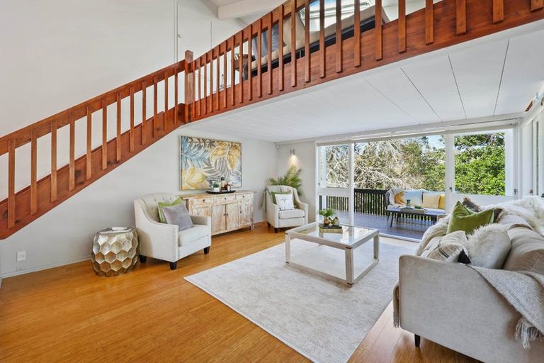 Photo of property in 11 Micawber Place, Mellons Bay, Auckland, 2014