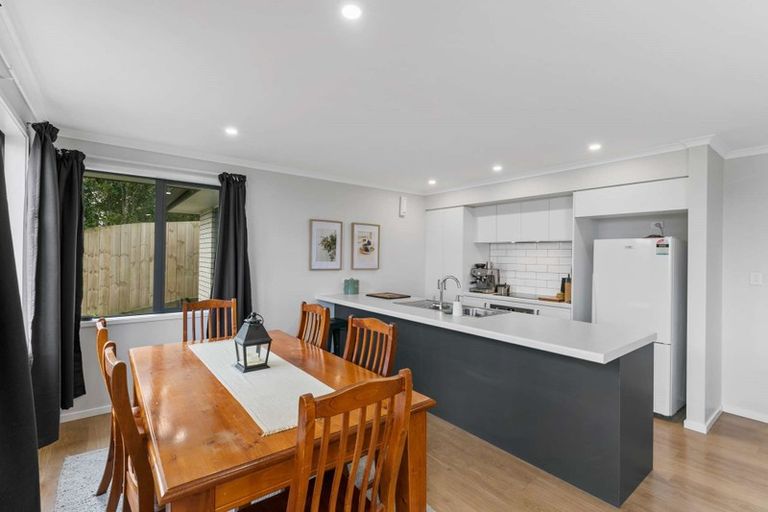 Photo of property in 36a Hand Road, Helensville, 0800