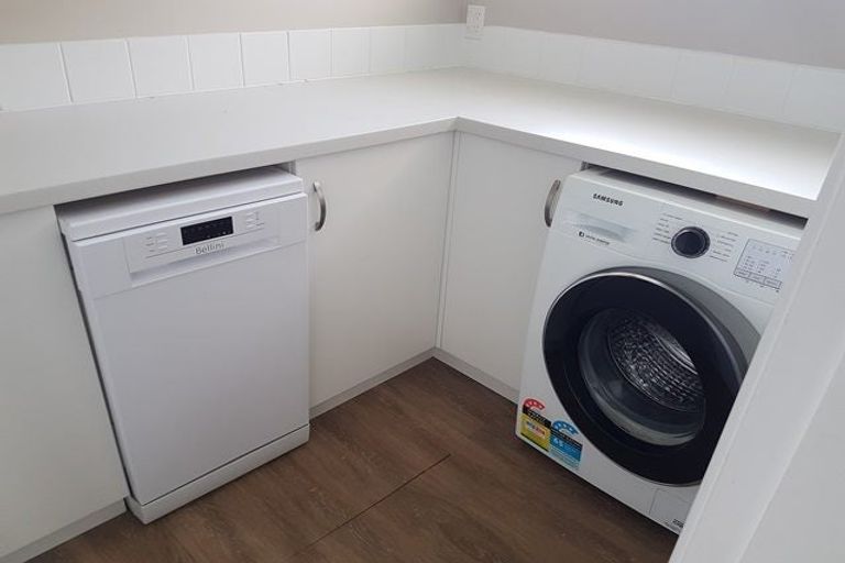 Photo of property in 10 Mcdonald Place, Awapuni, Palmerston North, 4412