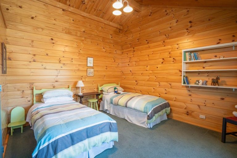 Photo of property in 8 Cameron Drive, Acacia Bay, Taupo, 3385