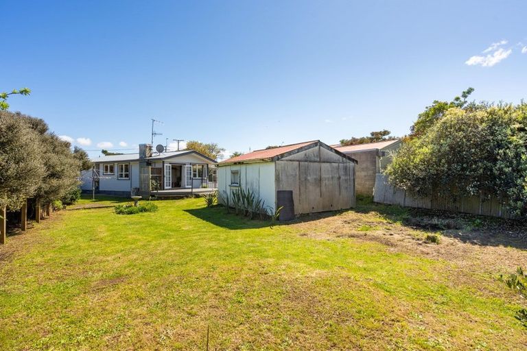 Photo of property in 18 Walton Road, Paraparaumu Beach, Paraparaumu, 5032