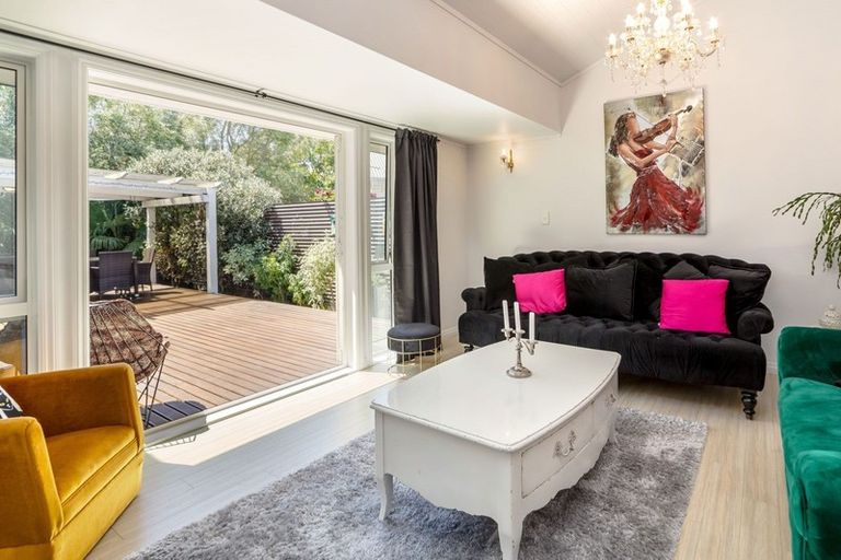 Photo of property in 1b Dublin Street, Martinborough, 5711