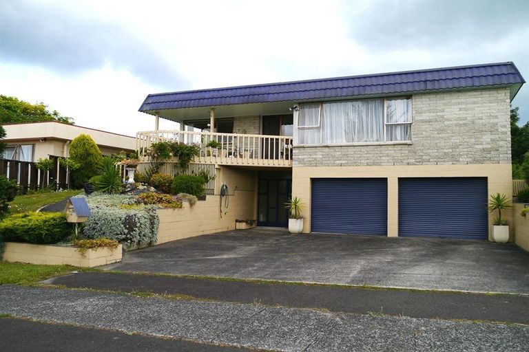 Photo of property in 9 Gilbass Avenue, Hamilton Lake, Hamilton, 3204