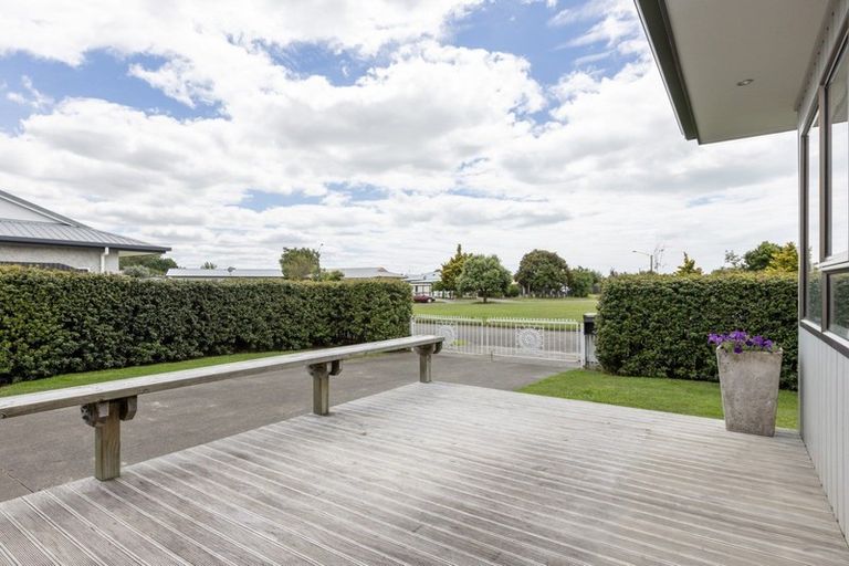 Photo of property in 32 Duckworth Crescent, Greenmeadows, Napier, 4112