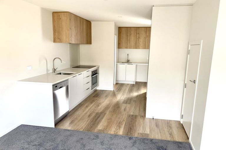 Photo of property in 4/240 Stokes Valley Road, Stokes Valley, Lower Hutt, 5019