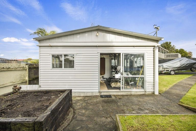 Photo of property in 7 Leaming Place, Clarks Beach, 2122