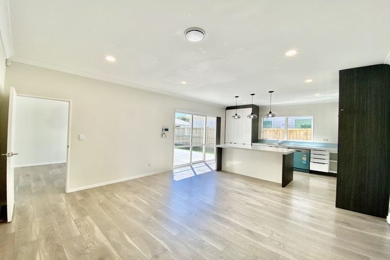 Photo of property in 70 Donegal Park Drive, Flat Bush, Auckland, 2019