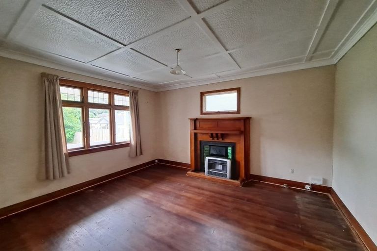 Photo of property in 22 Bracken Street, New Plymouth, 4310