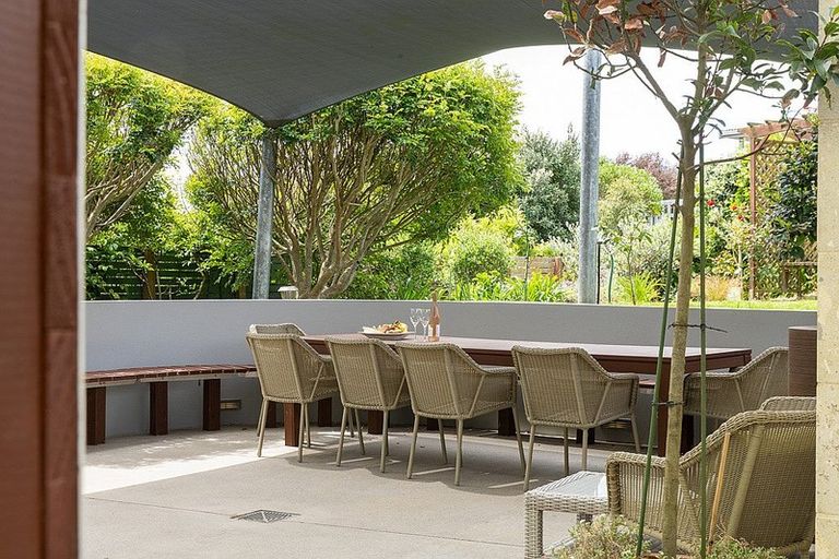 Photo of property in 116 Queens Road, Waikanae Beach, Waikanae, 5036